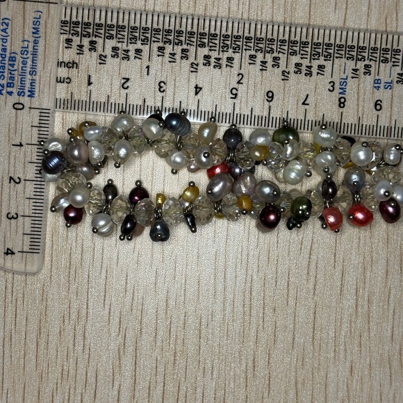 Stretchy pearl, crystal, and silver bracelet - Picture 5 of 5